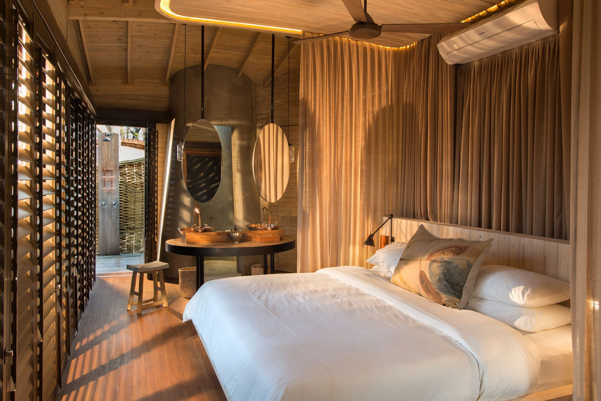 &Beyond Sandibe Okavango Safari Lodge Botswana hotel review